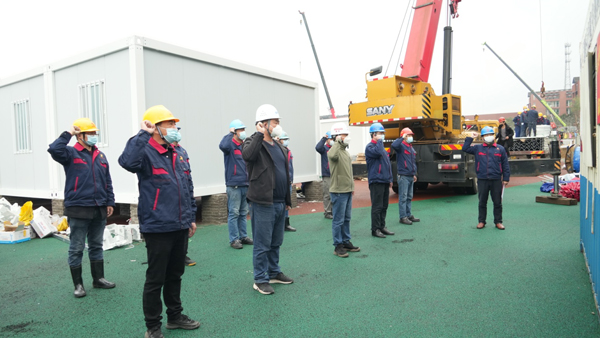 抗击疫情领先锋 红色工地践使命——记市住建局田家炳中学疫情隔离点建设暂时党支部 抗击疫情领先锋 红色工地践使命——记市住建局田家炳中学疫情隔离点建设暂时党支部