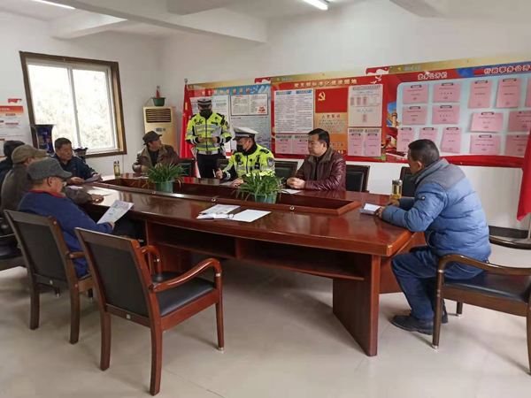 商品混凝土公司开展交通清静宣布道育运动