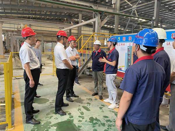 省生态情形厅副厅长到建材公司调研 