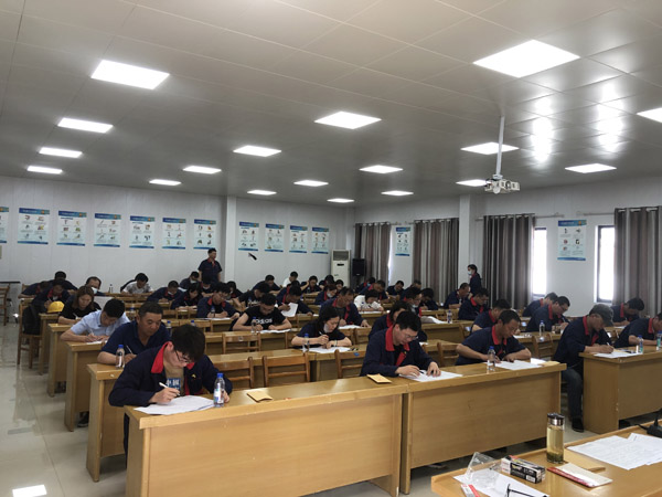 第一修建工程事业部举行新安法考试