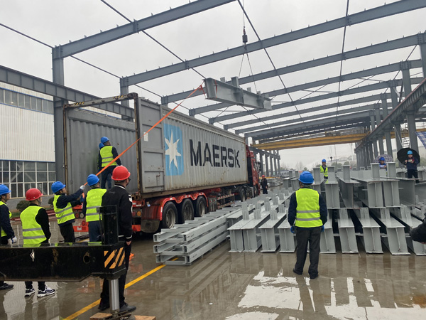 公司2023年首批钢结构顺遂出口厄瓜多尔 