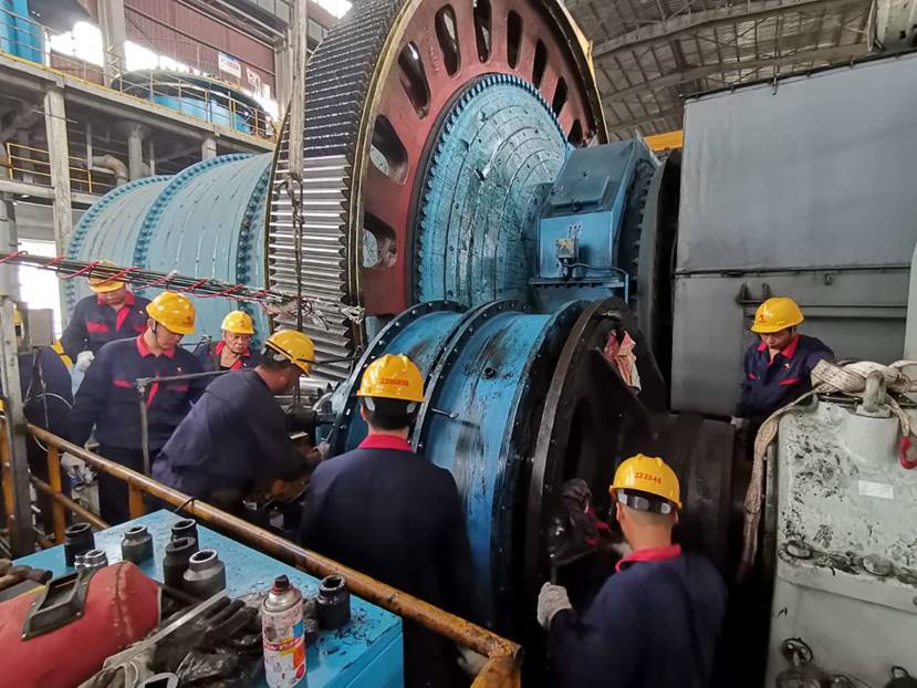 金冠选矿二期球磨机磨练项目顺遂完工