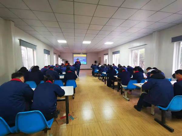 钢构公司开展年度治理职员岗位知识考试