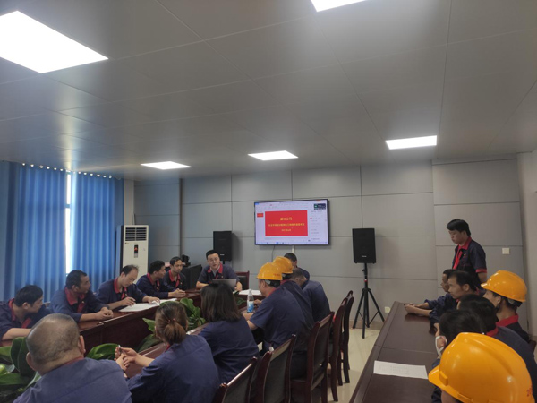 建材公司开展清静生产月系列运动