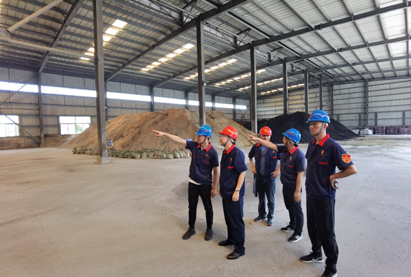 公司党委书记调研建材营业