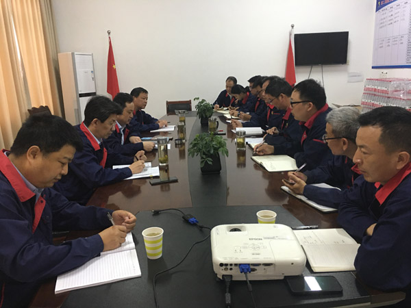 公司纪委书记到向导联系点单位调研