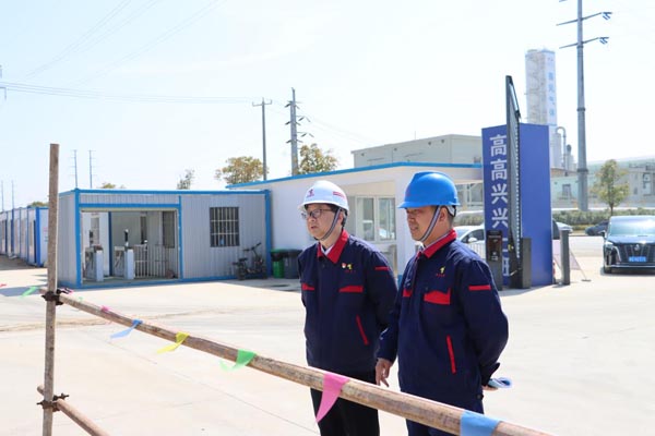 公司党委书记到铜基新质料项目调研