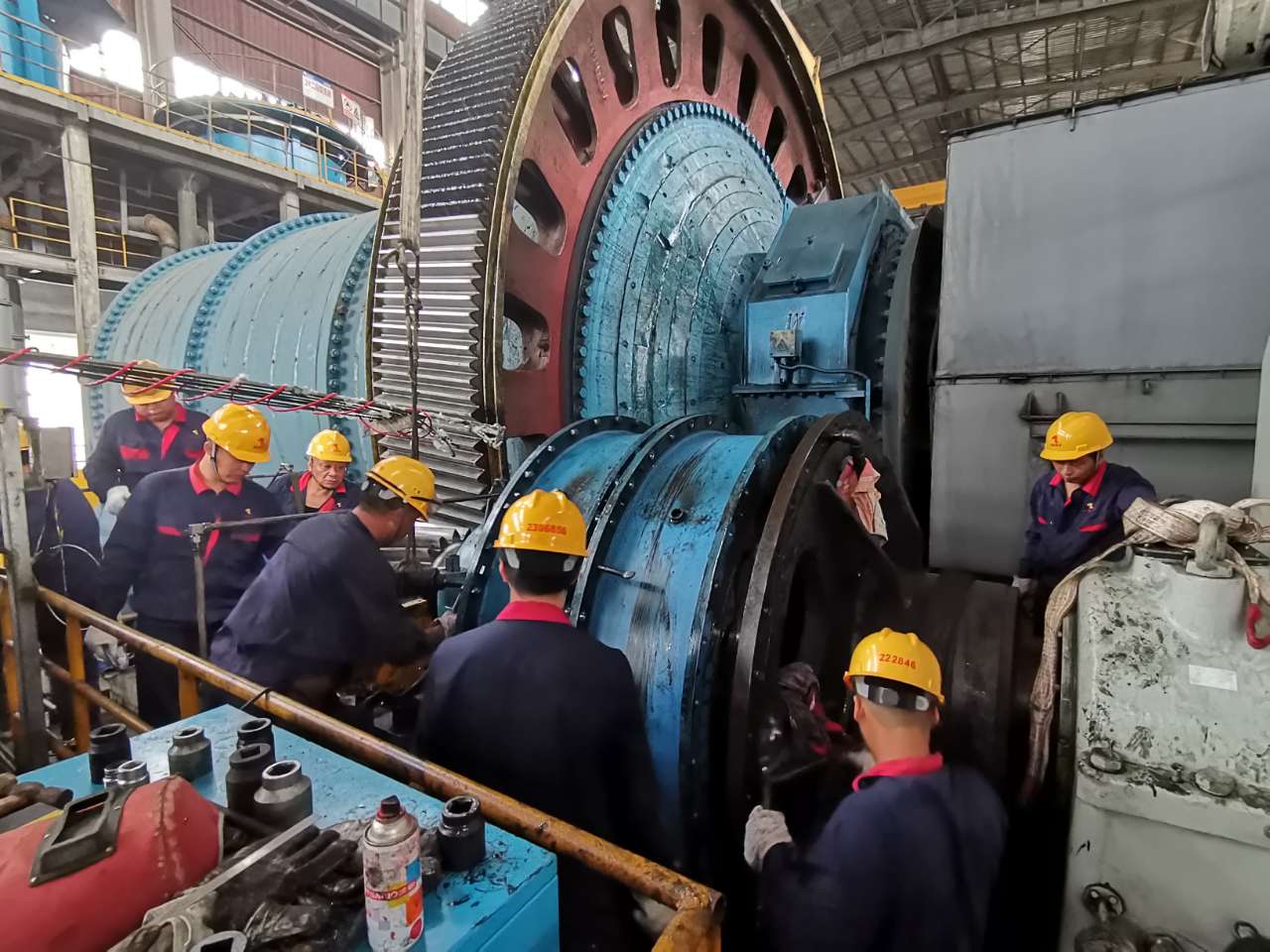 金冠选矿二期球磨机磨练项目顺遂完工