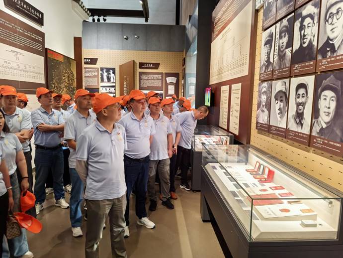 公司党委开展主题党日运动