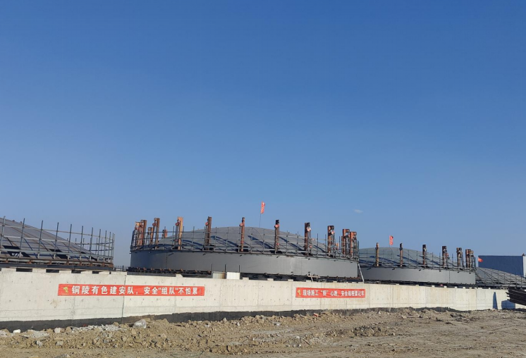 营口酸罐项目首批酸罐起罐乐成
