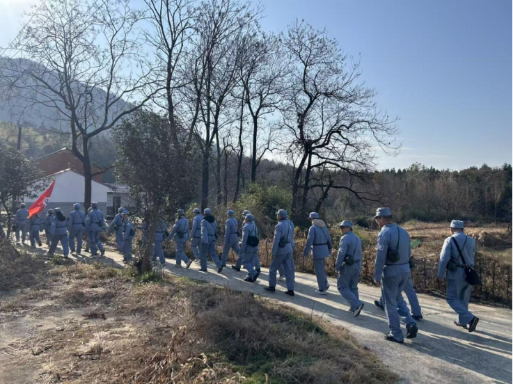 党群党支部等团结开展主题党日运动